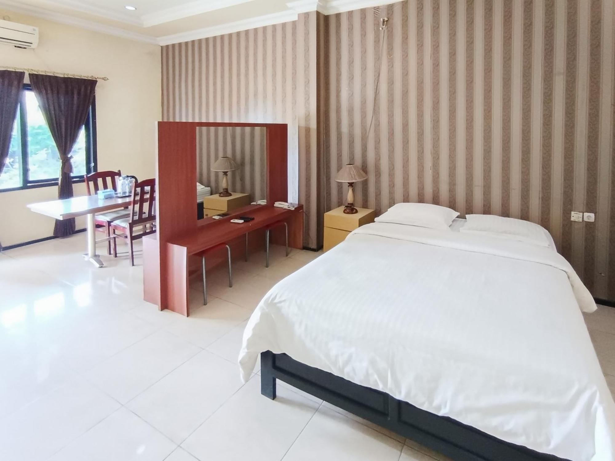 Gita Puri Redpartner Blitar Ξενοδοχείο Εξωτερικό φωτογραφία