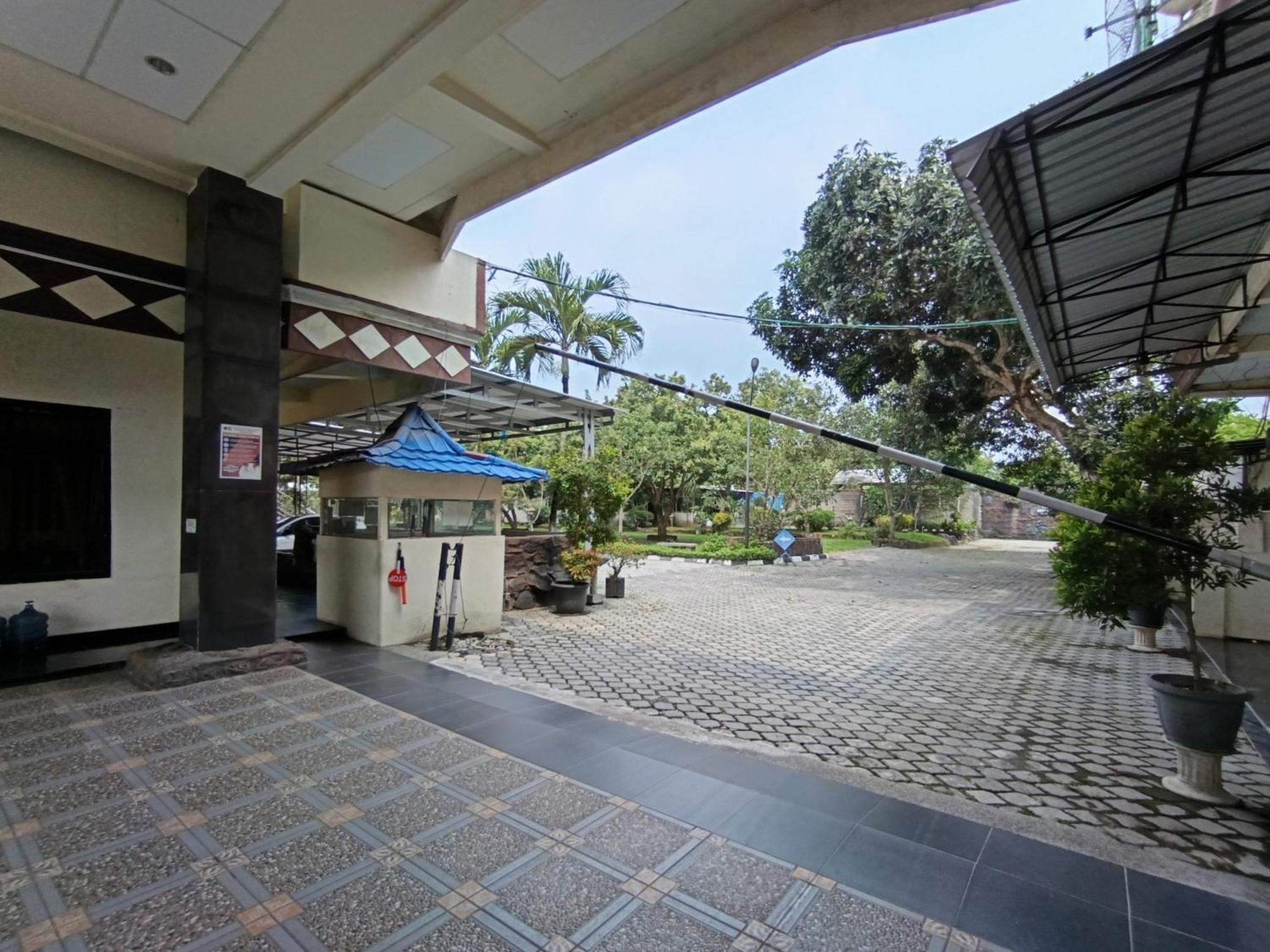Gita Puri Redpartner Blitar Ξενοδοχείο Εξωτερικό φωτογραφία