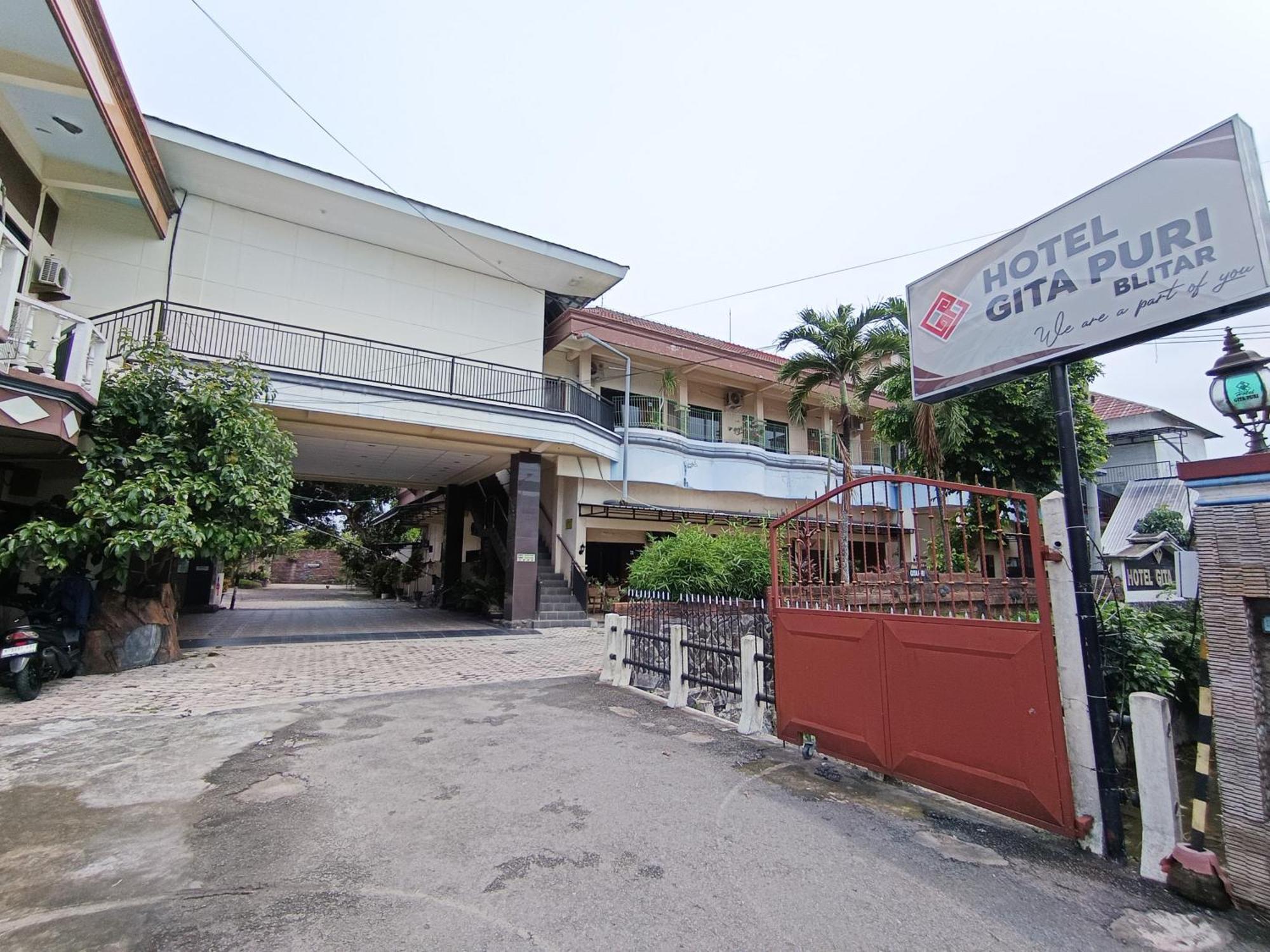 Gita Puri Redpartner Blitar Ξενοδοχείο Εξωτερικό φωτογραφία